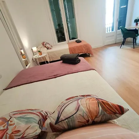 Auberge de jeunesse By Universitat Barcelone