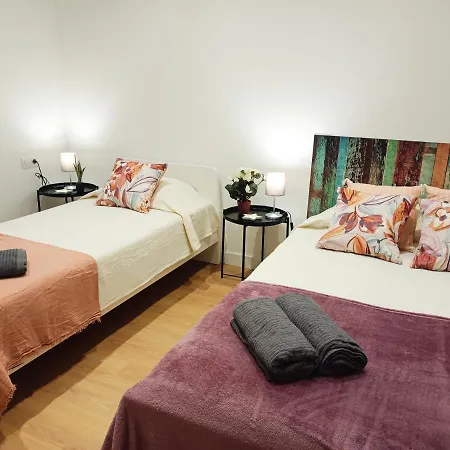 By Universitat Albergue Barcelona