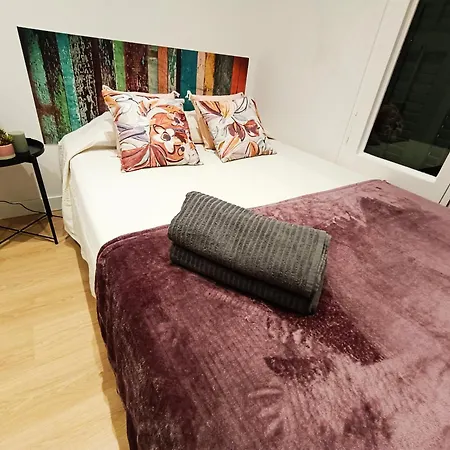 By Universitat Albergue Barcelona